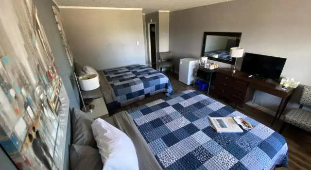 Четырёхместный номер Standard The Pines Motel and Cottages