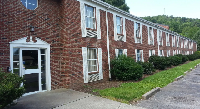 Americourt Hotel and Suites - Elizabethton, Buchen Sie Hotel Elizabethton Tennessee