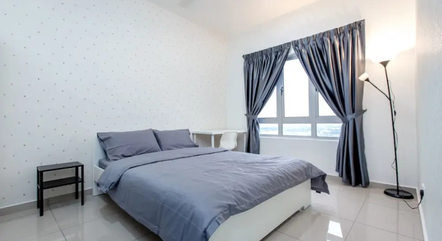 Апартаменты Deluxe с 3 комнатами с балконом Rex Ollie The Edge Residence