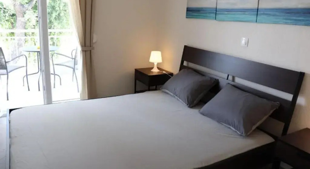 Коттедж Nikiti Crystal Maisonette 2