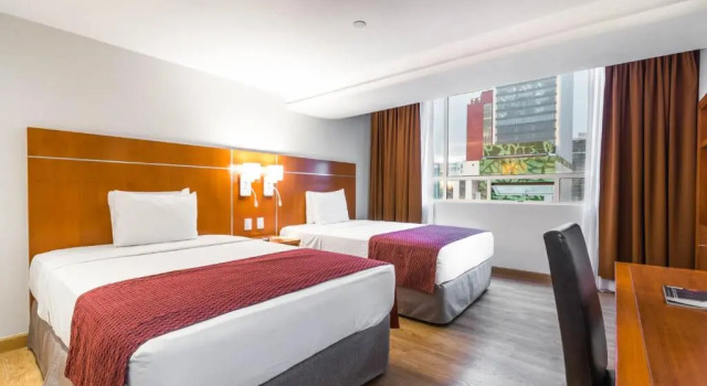 Четырёхместный номер Eurostars Zona Rosa Suites