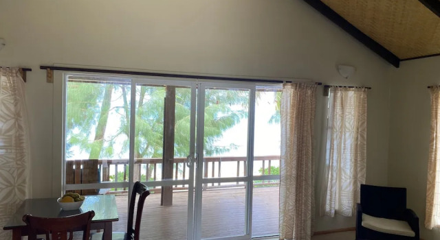 Bungalou Tianas Beach
