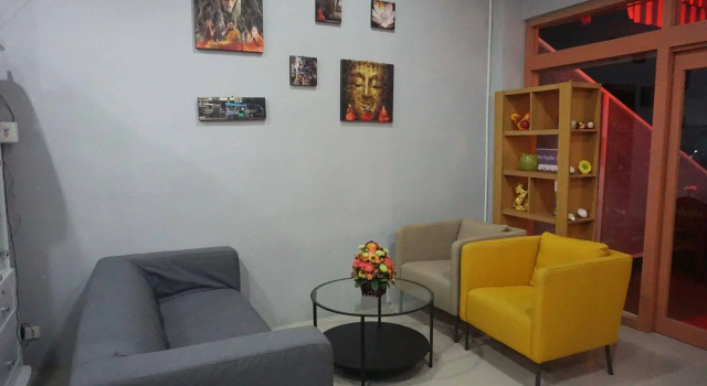 Moumou Hostel
