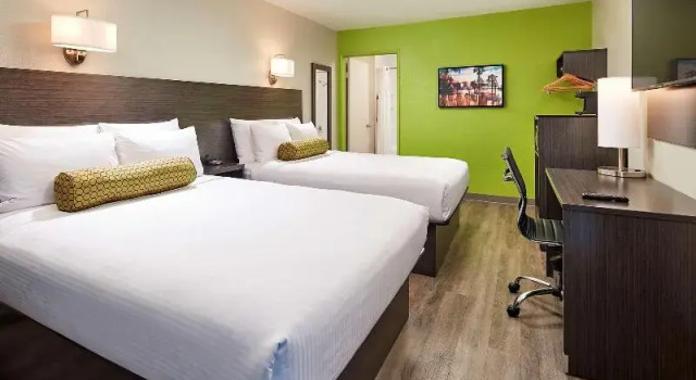 Четырёхместный номер Standard SureStay Hotel by Best Western San Diego Pacific Beach