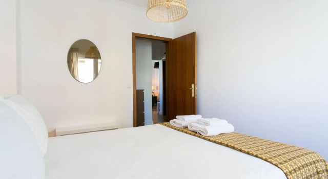 Apartamento central e confortável junto ao bairro da Graça, Book Lejlighed Lisbon Region 