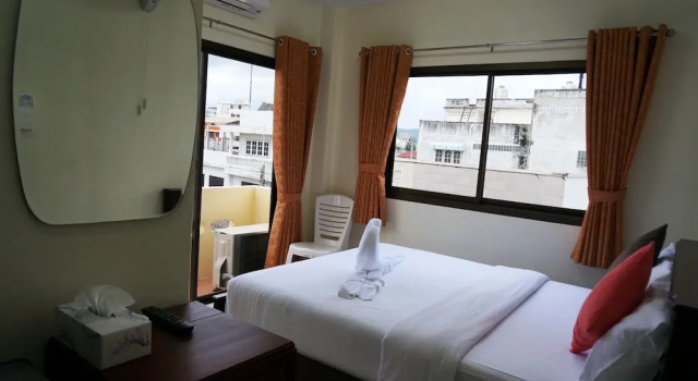 Двухместный номер Superior с балконом Baan Taweesuk Guest House