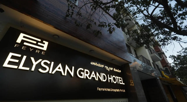 Elysian Grand Hotel, Rezervovat Hotel Hotely v Bangalore s parkováním, Parkování