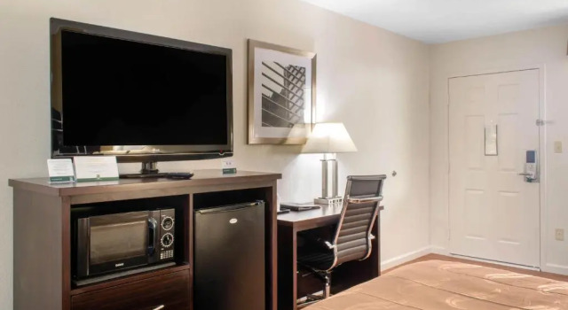 Standard Zimmer Quality Inn