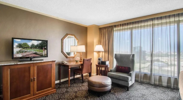 Четырёхместный номер Deluxe Omni Las Colinas Hotel