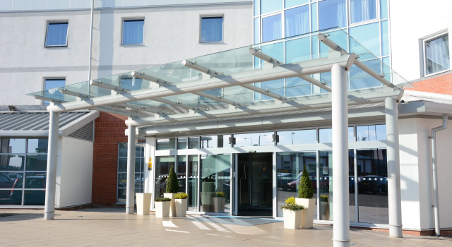Holiday Inn Express Leigh - Sports Village by IHG, Забронировать Отель Отели Англии 3 звезды, 3*