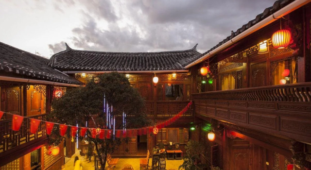 Lijiang Beauty Cloud Inn, Забронировать Отель Лицзян Юньнань, рядом с Улица Сквер-стрит Древнего города Даянь