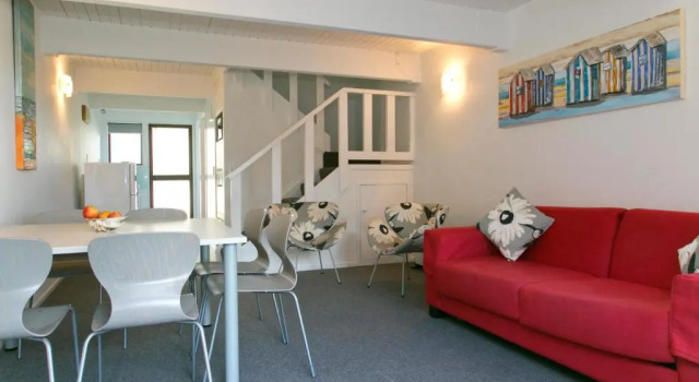 Апартаменты Gables Lakefront Motel
