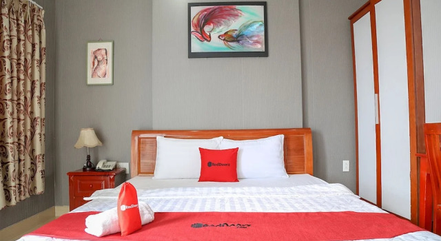 RedDoorz Plus near Hoang Van Thu Park, Забронировать Отель Отели Хошимина с парковкой, рядом с CGV Cinema CT Plaza, Парковка