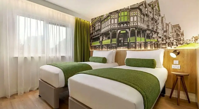 Номер Family Super 8 by Wyndham Chester East