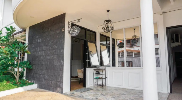 SPOT ON 2053 Granada Syariah Home stay, Rezervasyon Otel Bandung Kidul Bandung
