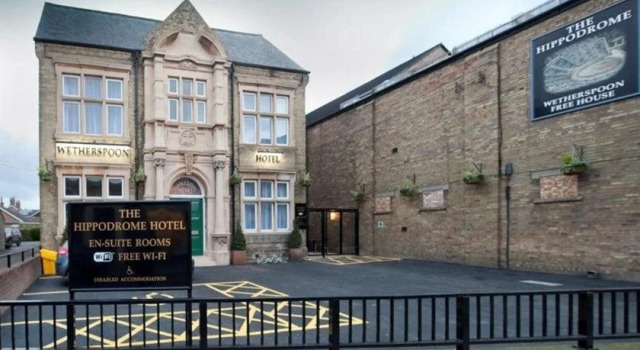 The Hippodrome Wetherspoon, Забронировать Отель Отели Англии 3 звезды, 3*