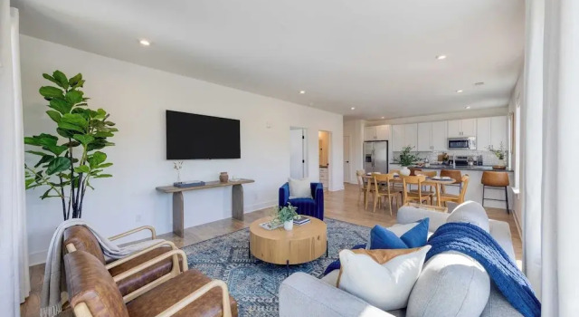 13 Modern Condos Near Downtown Nashville 26 Total Bedrooms, Sleeps 90 The Heights by Avantstay