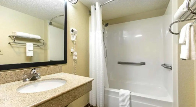 Standard Zimmer Quality Inn