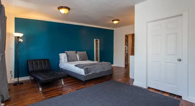 Expansive Loft Located in the Heart of Old City, Забронировать Отель Отели Филадельфии 3 звезды, рядом с National Constitution Center, 3*
