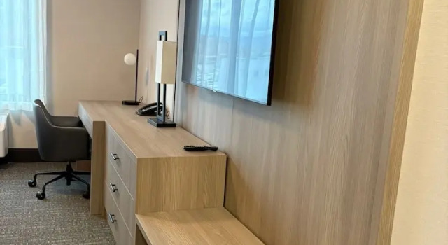 Четырёхместный номер Standard La Quinta Inn & Suites By Wyndham Kelowna Bc