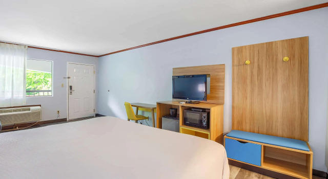 Best Western Riviera Inn, Book Hotel Hoteller i Foley med parkering, Parkering