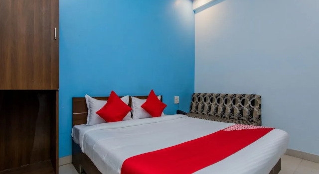 OYO 15569 Hotel Manorama Palace
