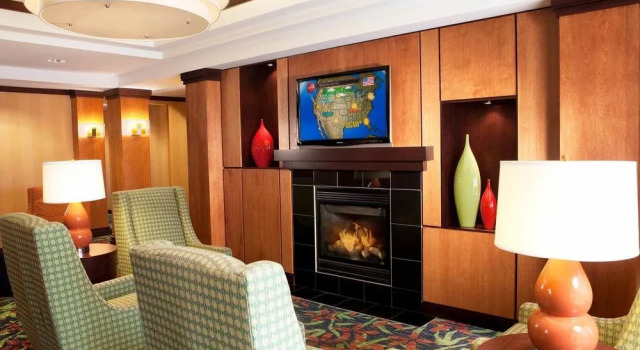 Fairfield Inn & Suites Des Moines Airport, Забронировать Отель Де-Мойн Айова