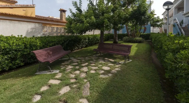 Golden in Gandia With 3 Bedrooms and 3 Bathrooms, Забронировать Отель Гандия Коста-де-Валенсия