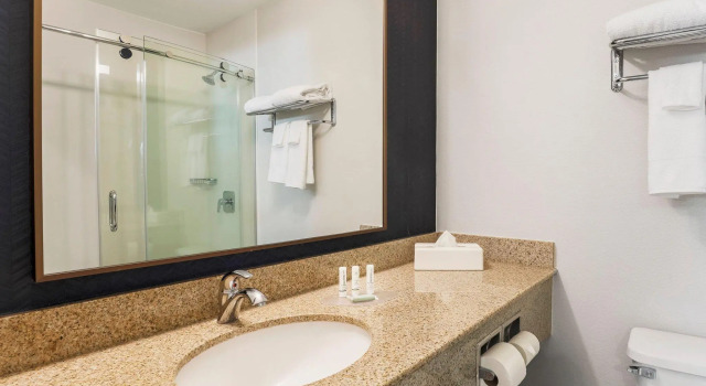 Двухместный номер Standard с балконом Fairfield Inn and Suites by Marriott San Jose Airport