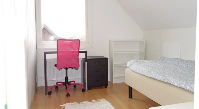 Awesome Home in Mölndal With 5 Bedrooms and Wifi, Book Hotel  
