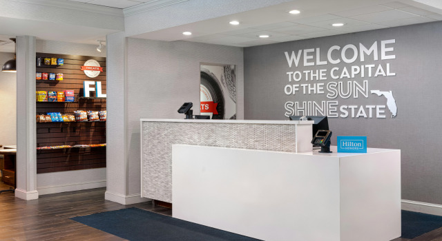 Hampton Inn Tallahassee-Central, Забронировать Отель Таллахасси Панхэндл Флорида