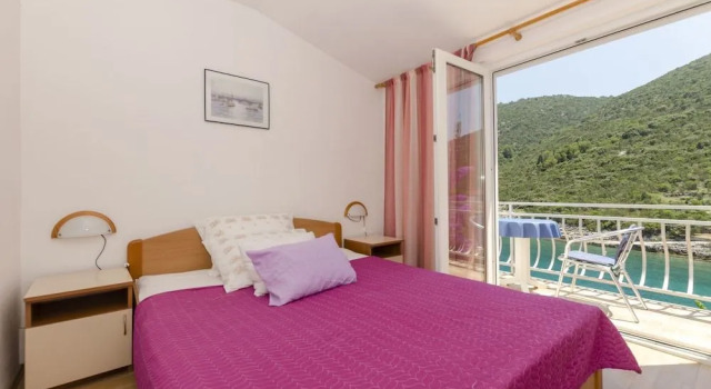 Apartments Dinko, Prenota Appartamento Hotel a Croatian Islands con parcheggio, Parcheggio
