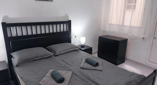 2-bedroom Apartment-close to Beaches and Center