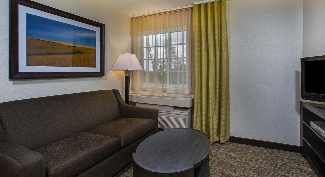 Двухместный люкс c 1 комнатой Candlewood Suites Louisville Airport by IHG