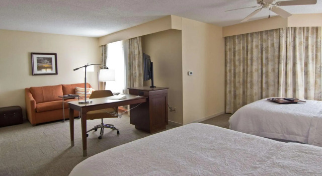 Четырёхместный люкс Hampton Inn & Suites Chillicothe