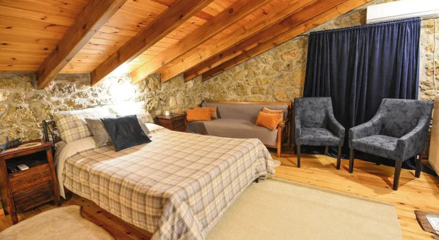 Petrino Lodge, Prenota Bed & breakfast Hotel a Corinthia Regional Unit con parcheggio, Parcheggio
