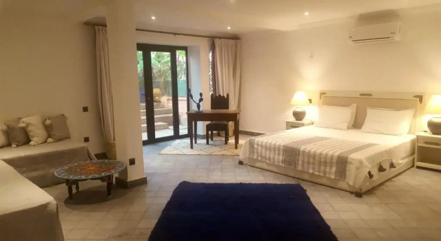 Полулюкс Villa Amira & Spa