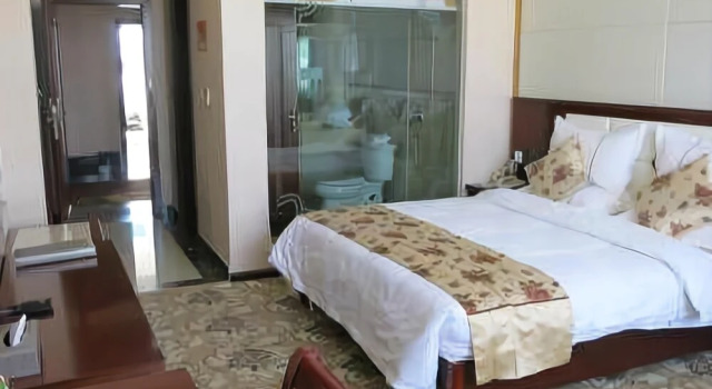 Dynasty Hotel, Rezerwuj Hotel Hotele w Luxi z parkingiem, Parking
