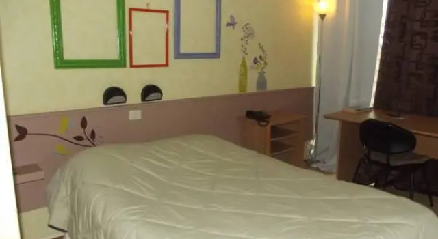 Номер Standard Logis Hotel Les Gravades Ussel