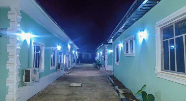Four Crowns Serviced Apartment, Đặt Căn hộ Osogbo 