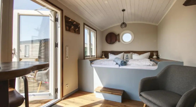 Schäferwagen Tiny House auf dem Friesenhof, Забронировать Кемпинг Пельворм Пеллуорм, рядом с Церковь Св. Сальватора