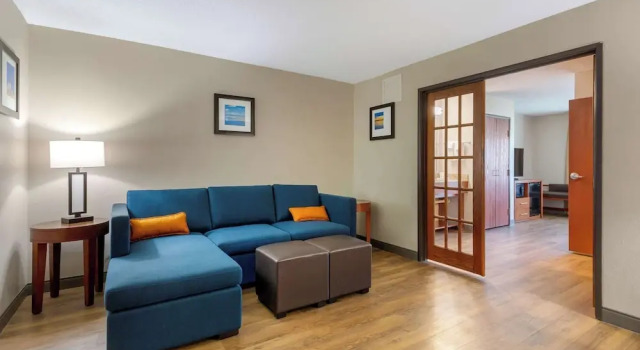 Люкс Comfort Inn & Suites Milford