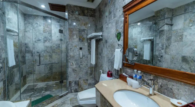 Семейный номер Deluxe Empress Angkor Resort & Spa