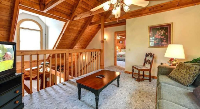 Cherished Memories, 2 Bedrooms, Jetted Tub, Near Golf Course, Sleeps 6, Book Hotel Hoteller i Newport med pool, Swimmingpool