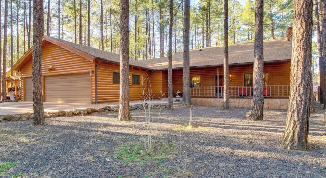 Коттедж Bear's Den 2 Mi to Pinetop CC: Ski, Sled, Hike!