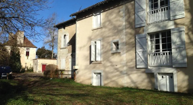 Gîte Annesse-et-Beaulieu, 5 pièces, 8 personnes - FR-1-616-199, Prenota Hotel Hotel a Aquitania con parcheggio, Parcheggio