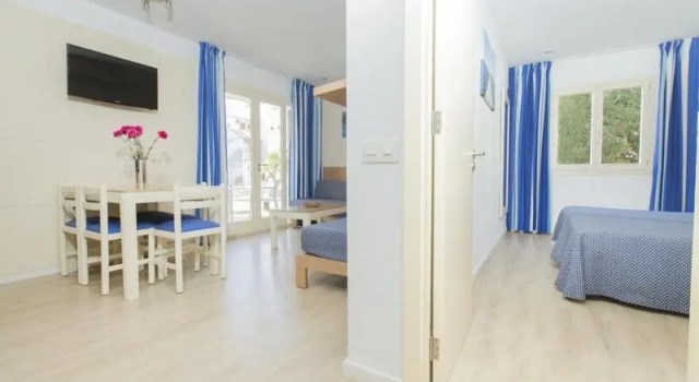 Апартаменты Aparthotel Flora