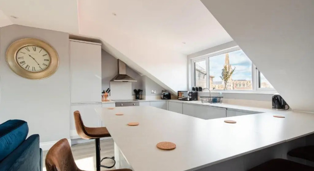 Апартаменты Lovely 2-bed double en-suite with Cathedral views