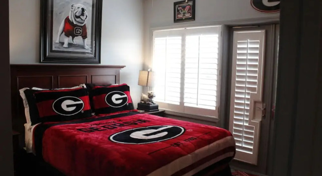 Люкс Georgia Gameday Center