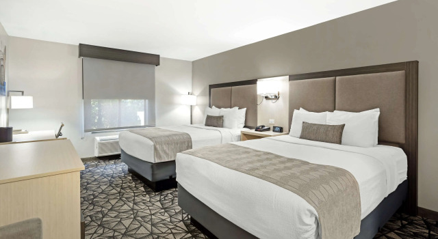 Четырёхместный номер Standard Best Western Morton Inn